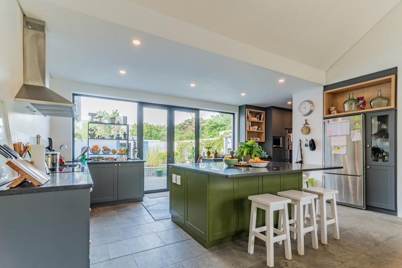 To Let 5 Bedroom Property for Rent in Zwaanswyk Western Cape